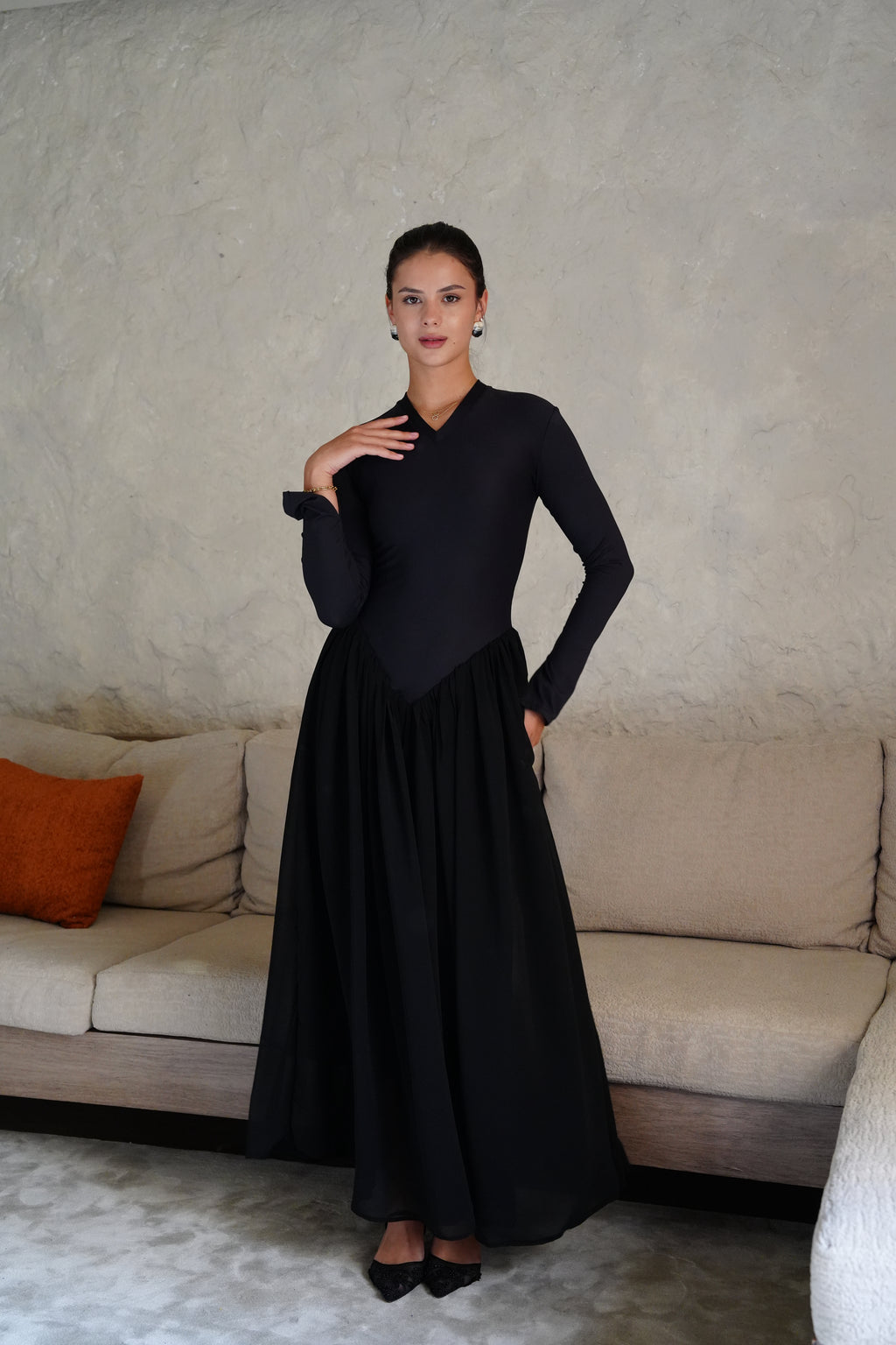 V-Waist Maxi Dress - Black