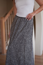 Noir Essence Skirt